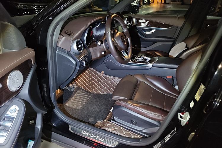 Used Mercedes-Benz GLC 2016 GLC 260 4MATIC Luxury Model