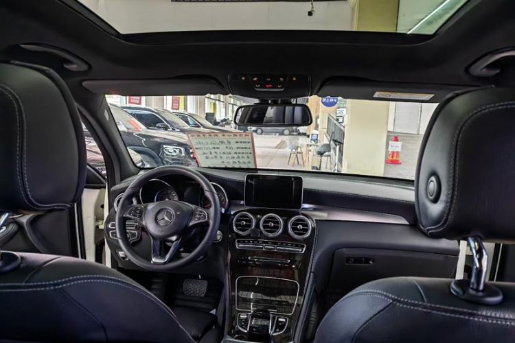 Used Mercedes-Benz GLC 2016 GLC 260 4MATIC Dynamic Edition Interior 1