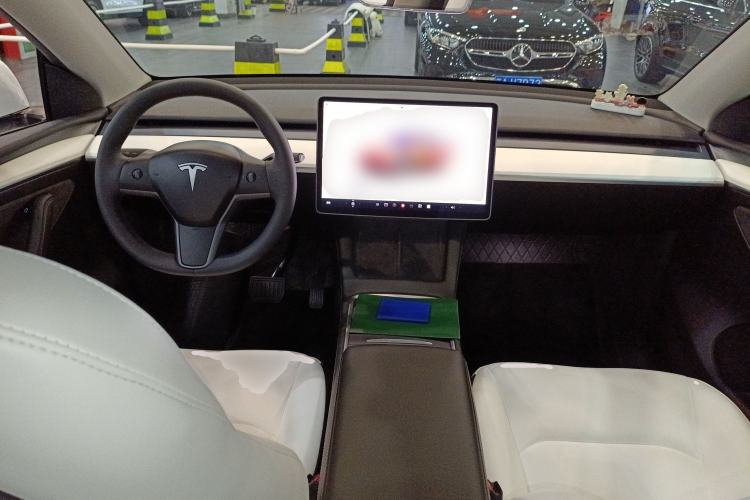 Used Tesla Model Y 2022 Long-Range All-Wheel-Drive Version