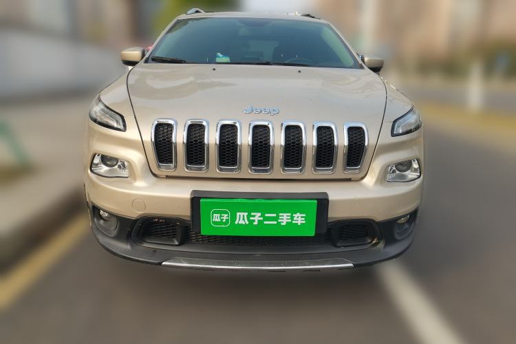 Used Jeep Cherokee 2014 2.4L Urban Edition
