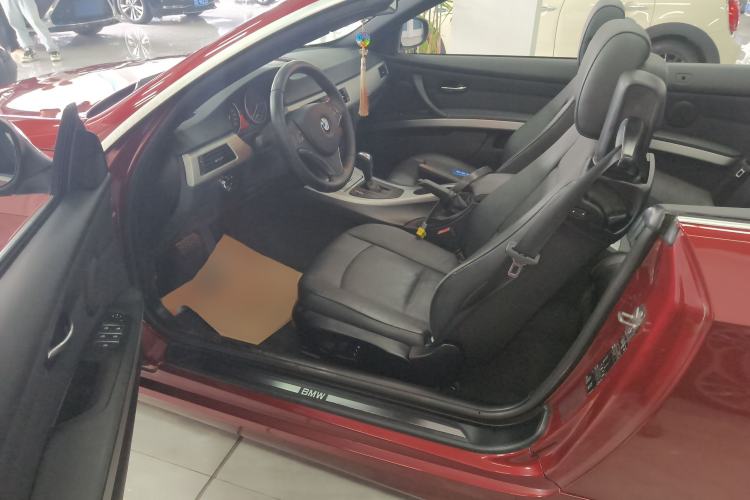 Used BMW 3 Series 2011 320i Convertible Coupe
