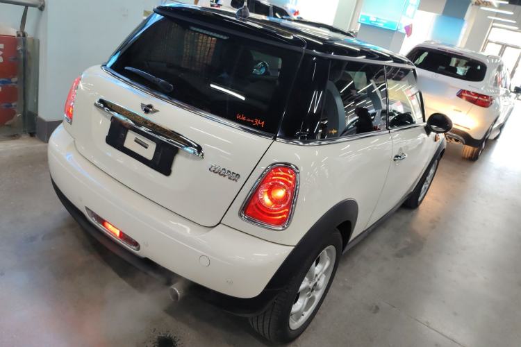 Used MINI MINI 2011 1.6L COOPER Fun
