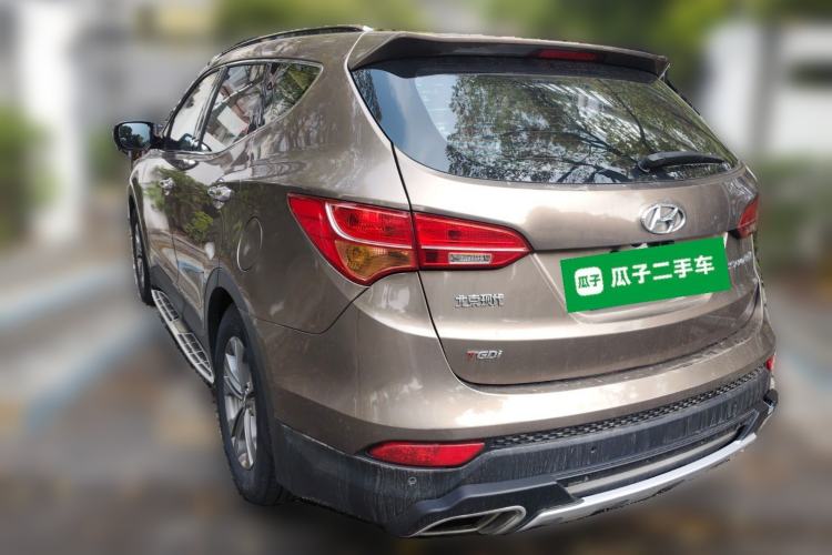 Used Hyundai Santa Fe 2015 2.0T Automatic Two-Wheel Drive Smart Version 5 Seats