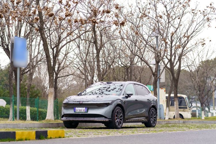 Used Zeekr 7X 2025 100 kWh Long-Range Rear-Wheel Drive with Intelligent Driving Features