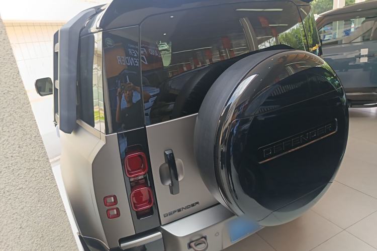 Used Land Rover Defender 2023 90 2.0T P300 X-DYNAMIC HSE
