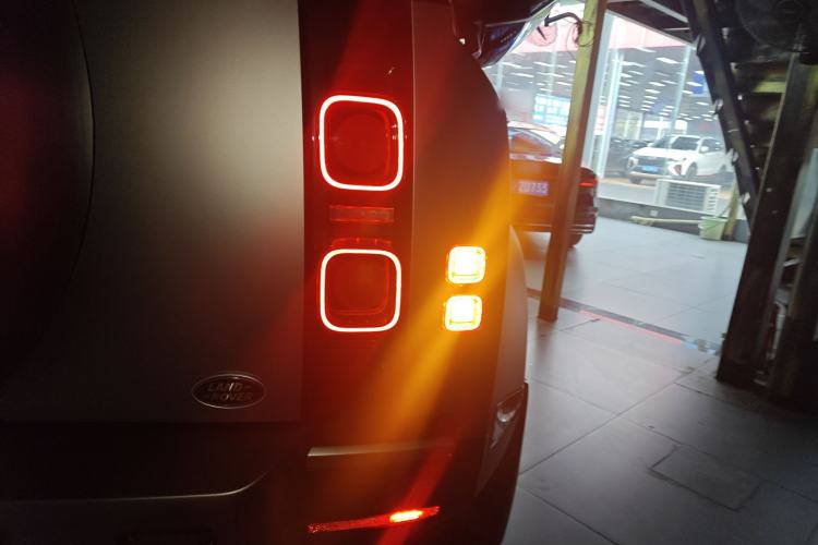 Used Land Rover Defender 2023 90 2.0T P300 X-DYNAMIC HSE