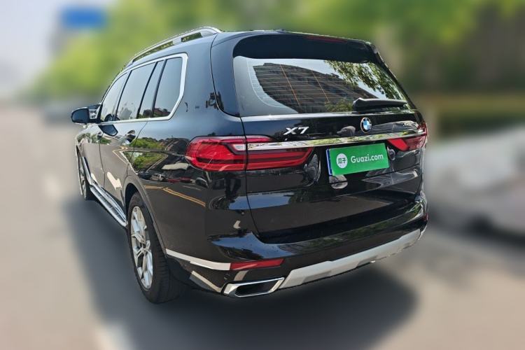 Used BMW X7 2021 xDrive40i Luxury Package with Leading Features