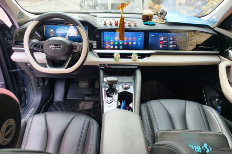 Used Geely Auto Monjaro L 2023 2.0TD High-Power Automatic Two-Wheel Drive Flagship Version Center Console