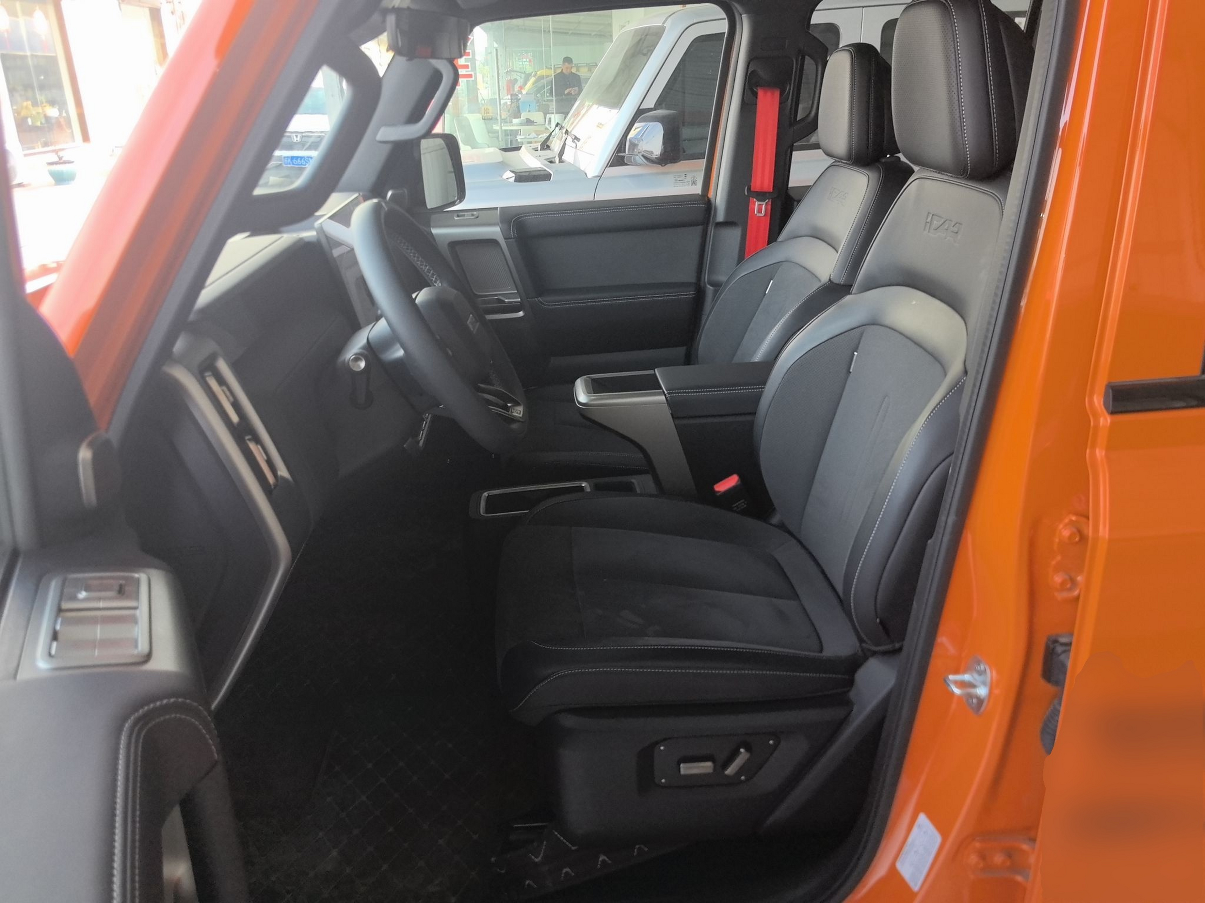 Переднее сиденье в автомобиле