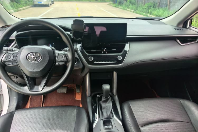 Used Toyota Corolla Cross 2023 2.0L Elite Edition Center Console