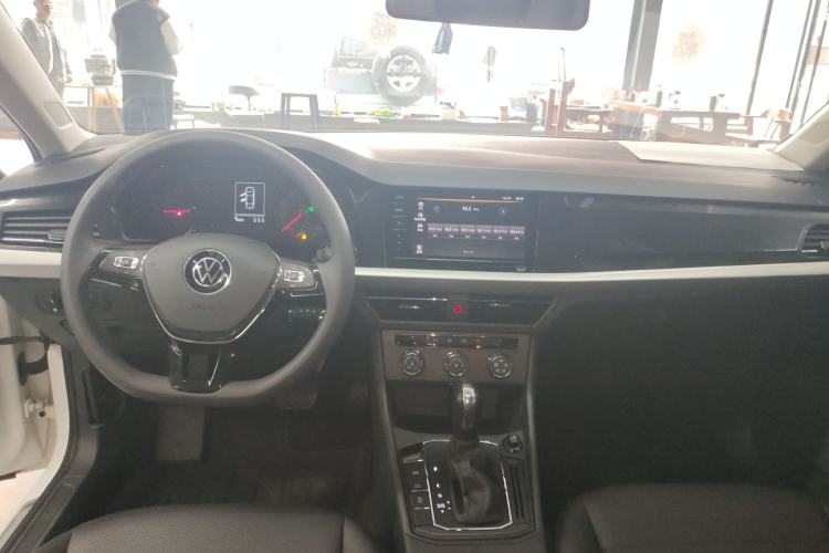 Used Volkswagen Lavida 2019 1.5L Automatic Comfort Edition China VI Standard Center Console