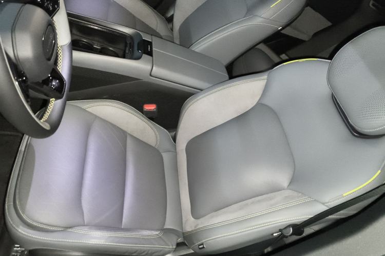 Used Lynk & Co 08 EM-P 2023 120km Long-Range Halo