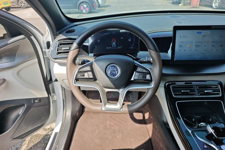 Used BYD Qin PLUS 2024 Honor Edition EV 420KM Leading Model Steering Wheel
