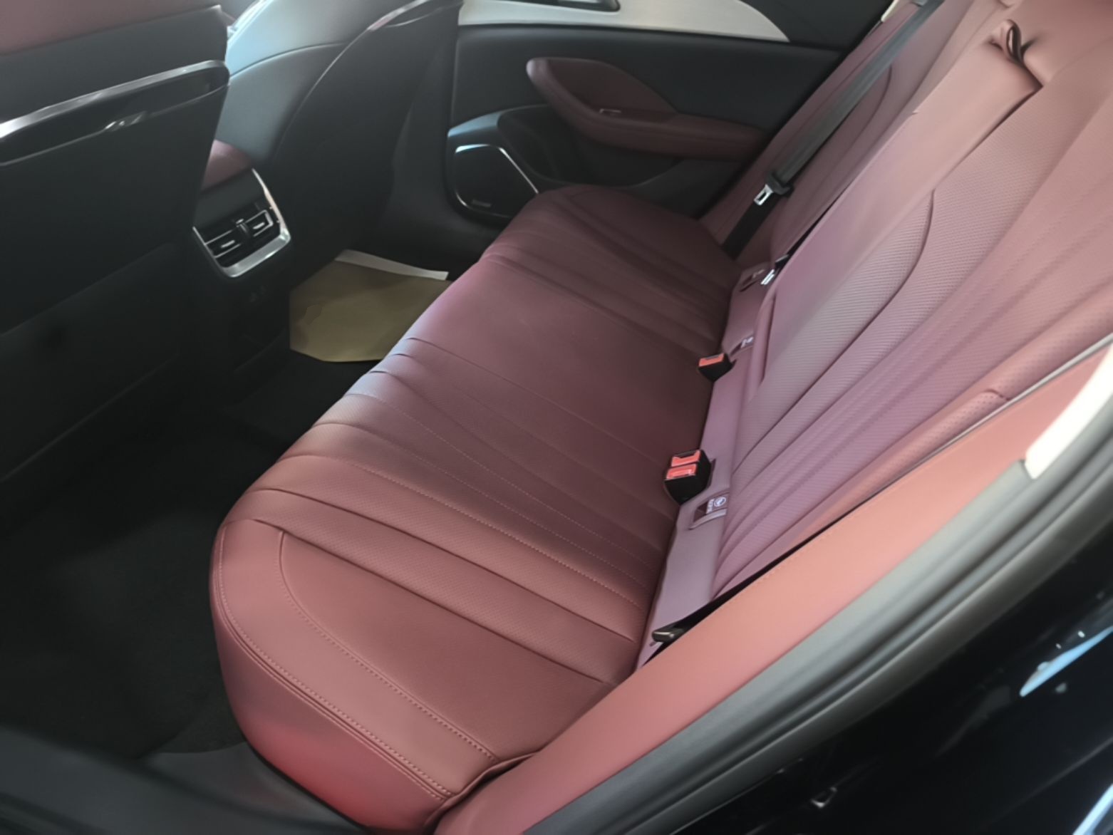 Hongqi H5 PHEV 2025 130 Super Hybrid Version — снимка 20