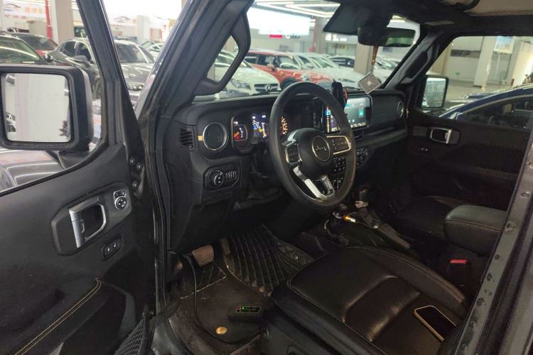 Used Jeep Wrangler 2024 2.0T Sahara Four-Door Edition
