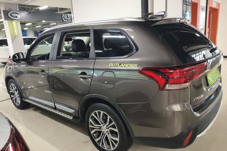 Used Mitsubishi Outlander 2017 2.0L Two-Wheel Drive Glory Edition 5 Seats
