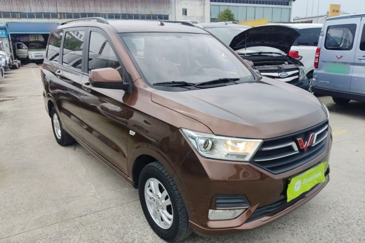 Used Wuling Hongguang 2018 1.5L S Comfort Model L2B Front Right 45 Deg