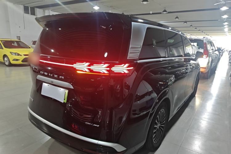 Used Denza D9 2024 DM-i 980 Four-Wheel Drive Prestige Model
