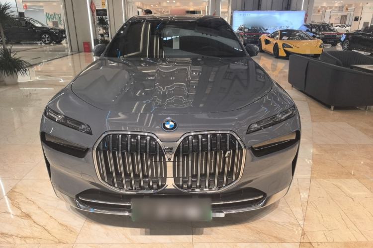 Used BMW i7 2023 xDrive60L Luxury Package Exterior 1