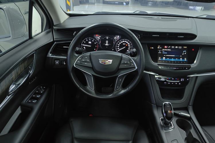 Used Cadillac XT5 2018 28T Four-Wheel Drive Luxury Model
