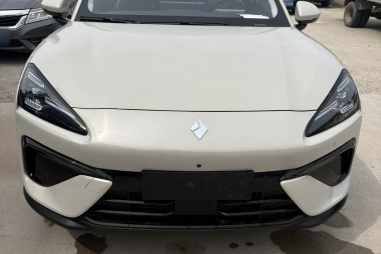 Used Baojun Yunhai 2024 140km Plug-in Hybrid Version Exterior 4