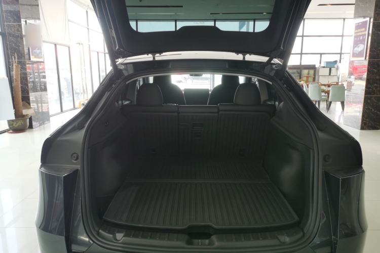 Used Tesla Model Y 2025 Long-Range All-Wheel Drive First Edition