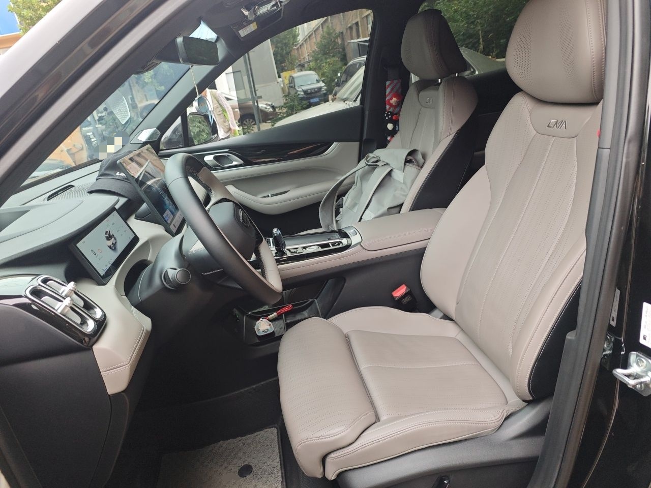 Geely Auto FX11 2025 4th Generation 1.5TD DCT Jinxiu — снимка 15