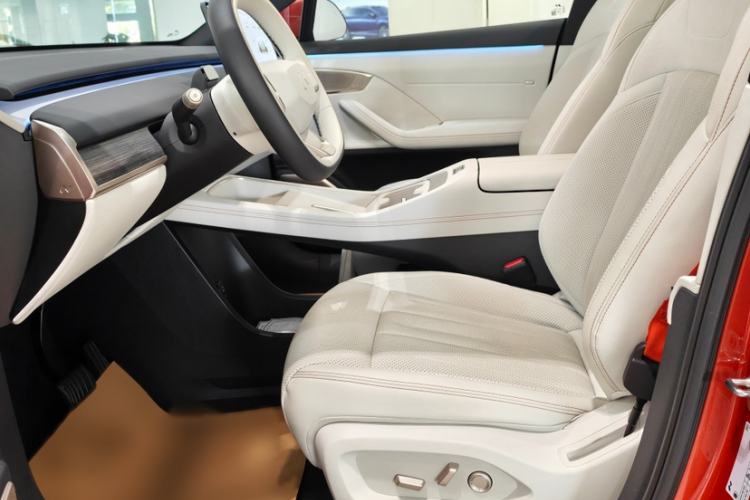 Used ONVO L60 2024 60 kWh Rear-Drive Version