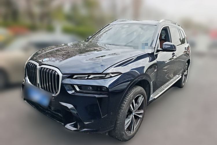 Used BMW X7 2023 xDrive40i Luxury Package with Leading Features
