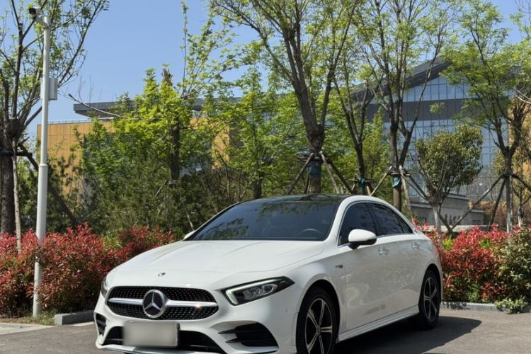 Used Mercedes-Benz A-Class 2022 Revised Version A 200 L Sport Sedan Fashionable Style