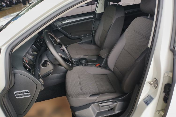 Used Volkswagen Golf 2017 1.6L Automatic Comfort Million-Vehicle Anniversary Edition