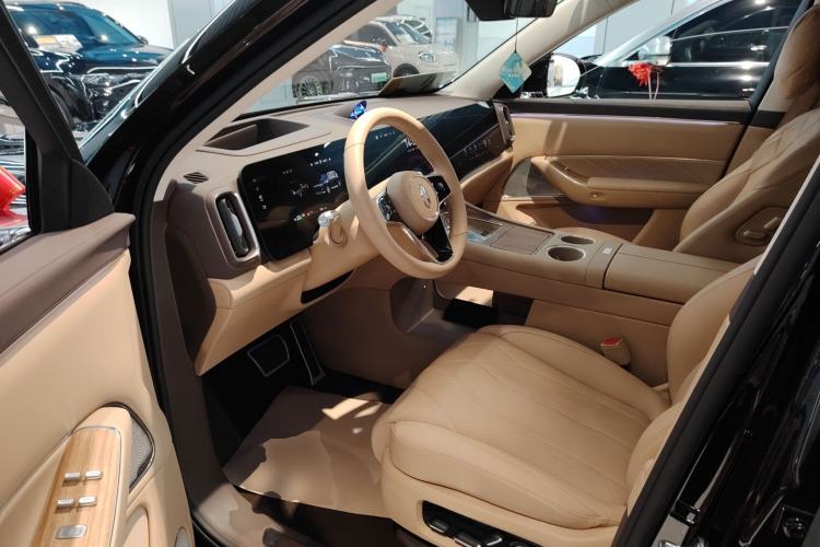 Used Hima AITO M8 2025 Extended-Range Ultra Version 53.4 kWh 6-Seater Edition
