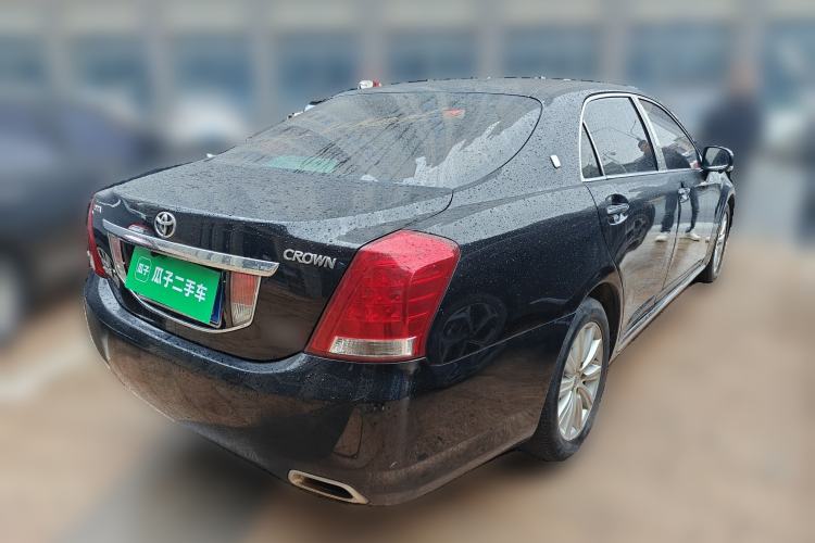 Used Toyota Crown 2011 2.5L Royal Special Edition with Leather and Sunroof