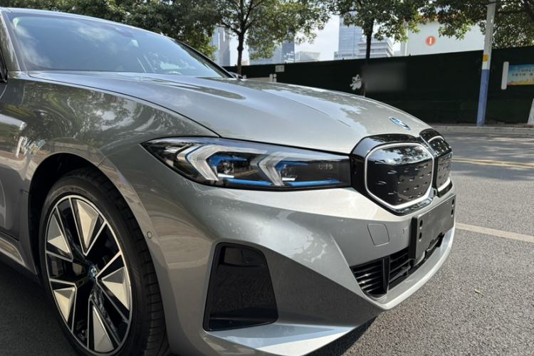 Used BMW i3 2023 eDrive 40 L Midnight Sports Package
