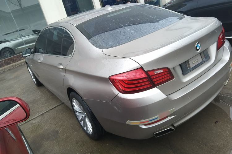 Used BMW 5 Series 2014 520Li Elegant Model Rear Left 45 Deg