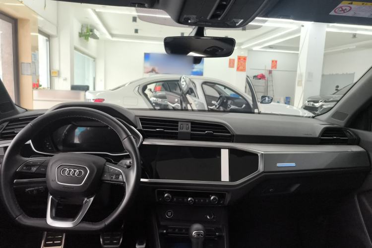 Used Audi Q3 2024 40 TFSI Fashion Dynamic Model