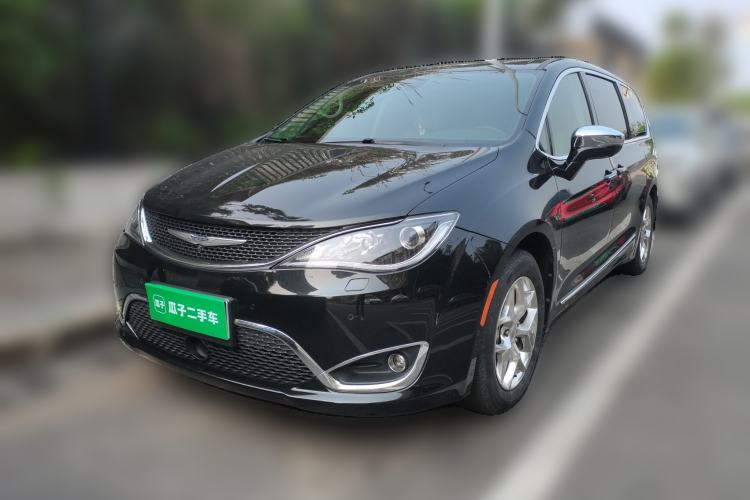 Used Chrysler Grand Voyager 2017 3.6L Premium Edition