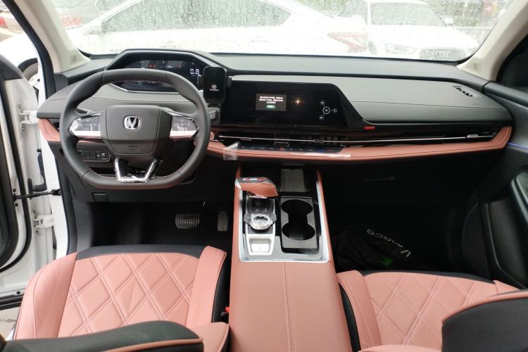 Used CHANGAN CS55PLUS 2024 3rd Generation 1.5T DCT Excellence Model Center Console