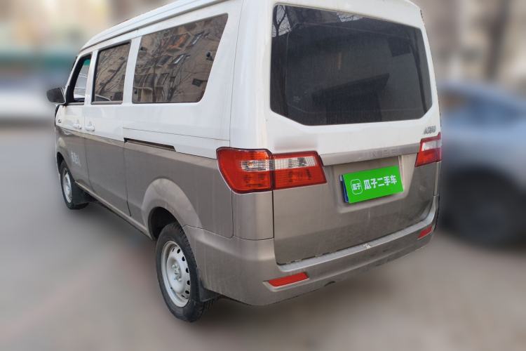 Used Jinbei Hiace X30 2024 1.5L Wealthy-Style Passenger Van 5/6/7 Seater with Front-Mounted Air Conditioning
