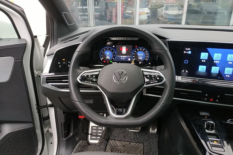 Used Volkswagen Talagon 2023 Facelift 380TSI All-Wheel Drive R-Line Teramont Edition 6 Seats