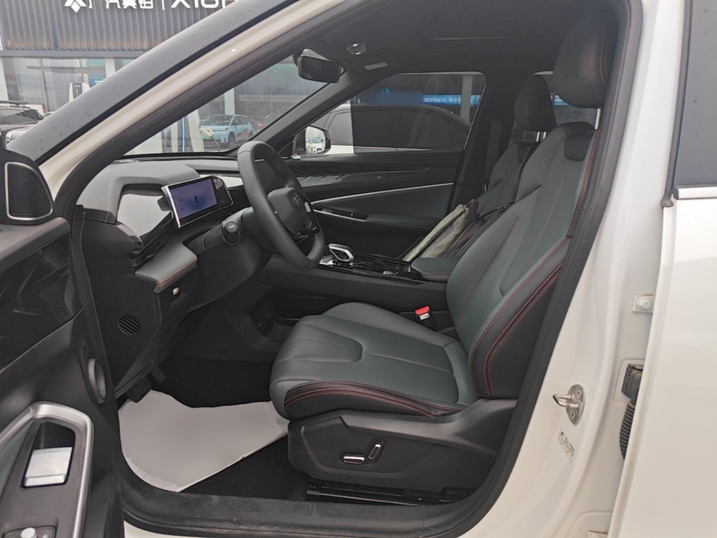 Geely Auto Emgrand X7 Sport 2024 1.5TD Dragon Edition — снимка 17