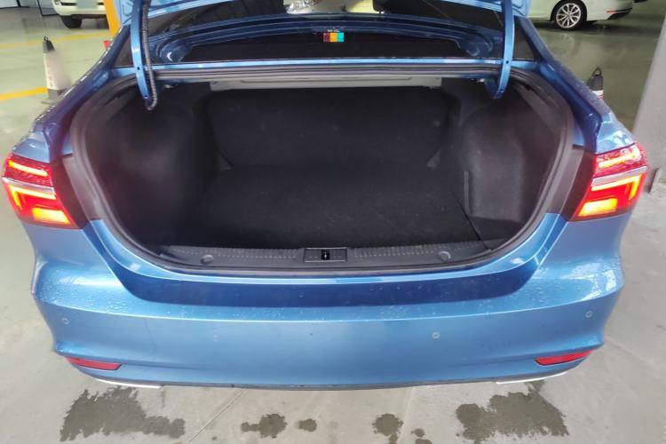 Used Roewe i6 2020 PLUS 1.6L CVT 4G Connected Glory Flagship Edition