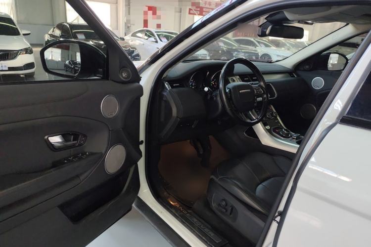 Used Land Rover Range Rover Evoque 2018 240 PS SE Smart Brilliance Edition
