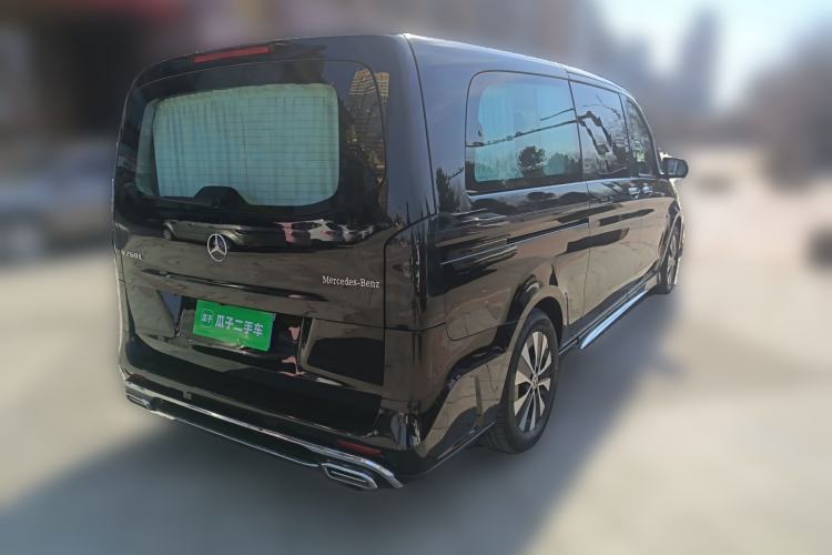 Used Mercedes-Benz Vito 2023 2.0T Elite Version 7 Seats Rear Right 45 Deg