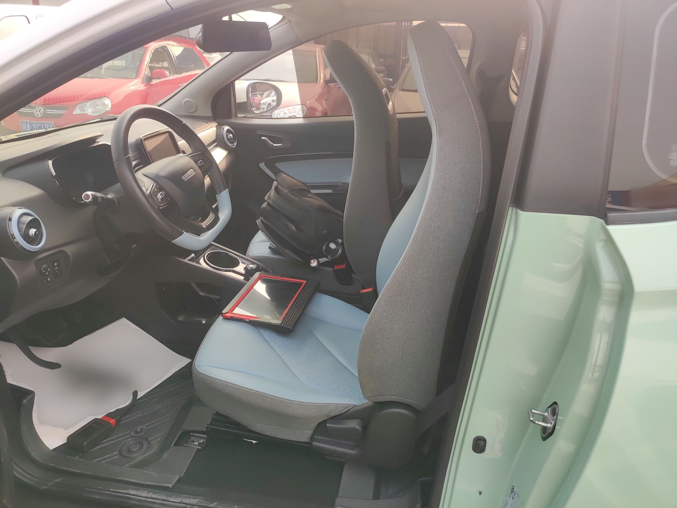 Переднее сиденье в автомобиле