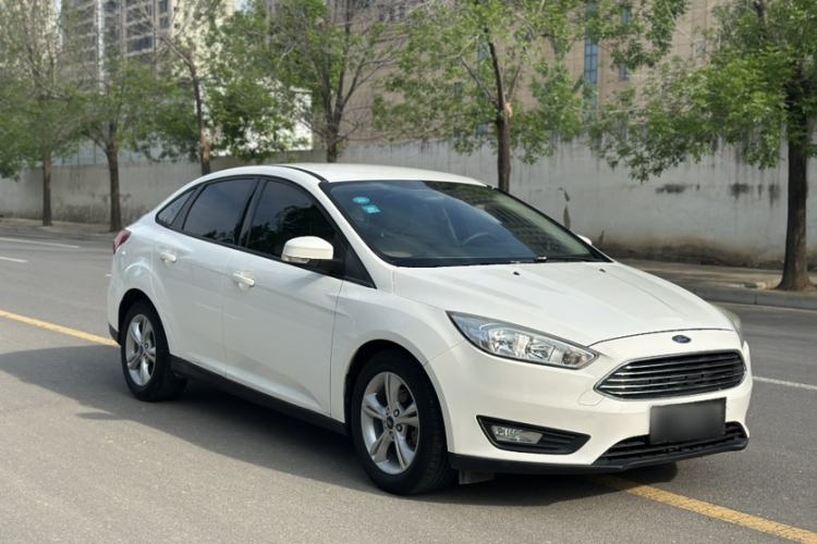 Used Ford Focus 2017 Sedan 1.6L Automatic Comfort Plus SmartDrive Edition Exterior 8