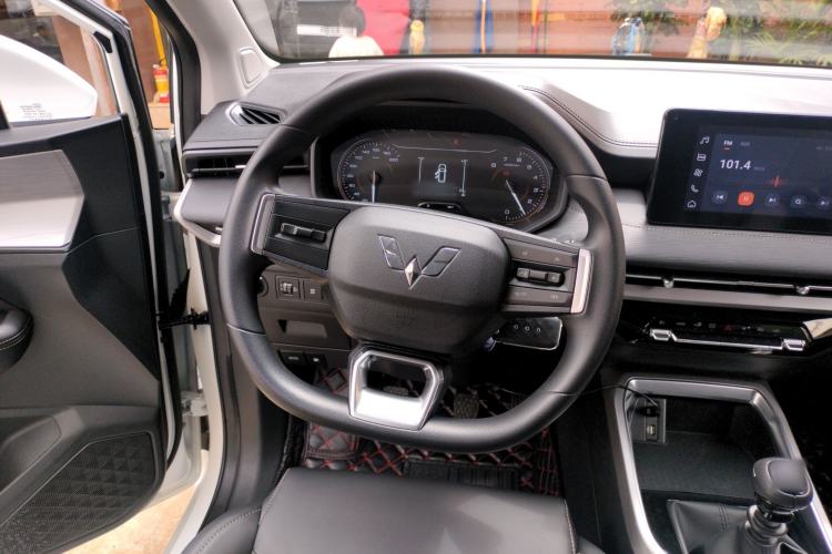 Used Wuling Jiachen 2022 1.5T Manual Comfort & Dynamic Version
