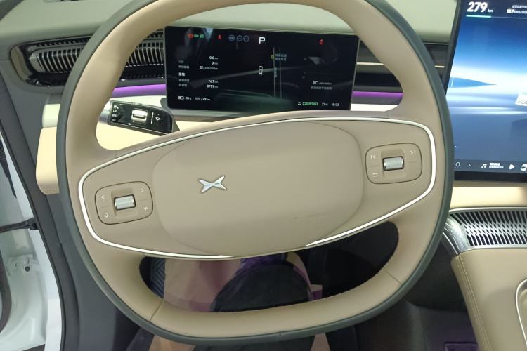 Used XPeng X9 2025 740 Ultra-Long Range Max Steering Wheel