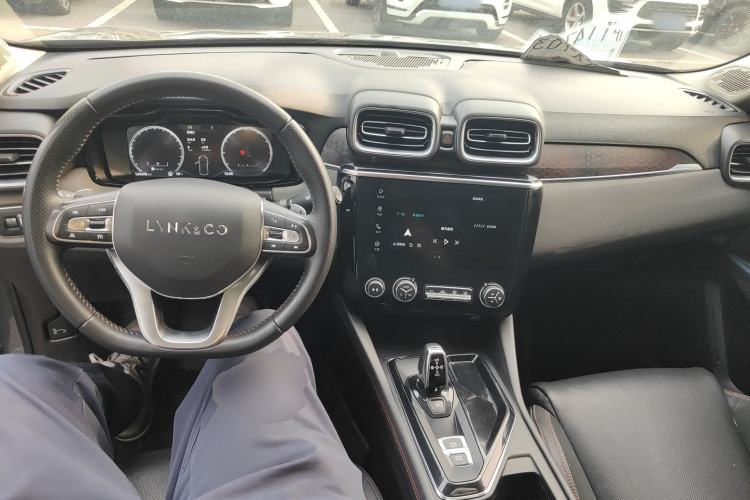 Used Lynk & Co 02 2018 1.5T DCT Two-Wheel Drive Pro Version China V Emission Standard Center Console