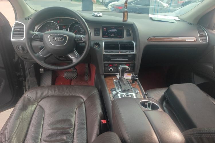 Used Audi Q7 2015 40 TFSI Collector's Edition Center Console